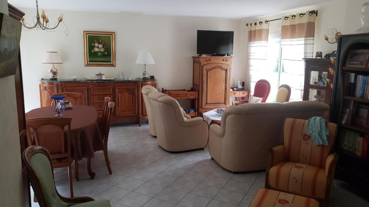 Le Calme Bed & Breakfast Plesse Bagian luar foto