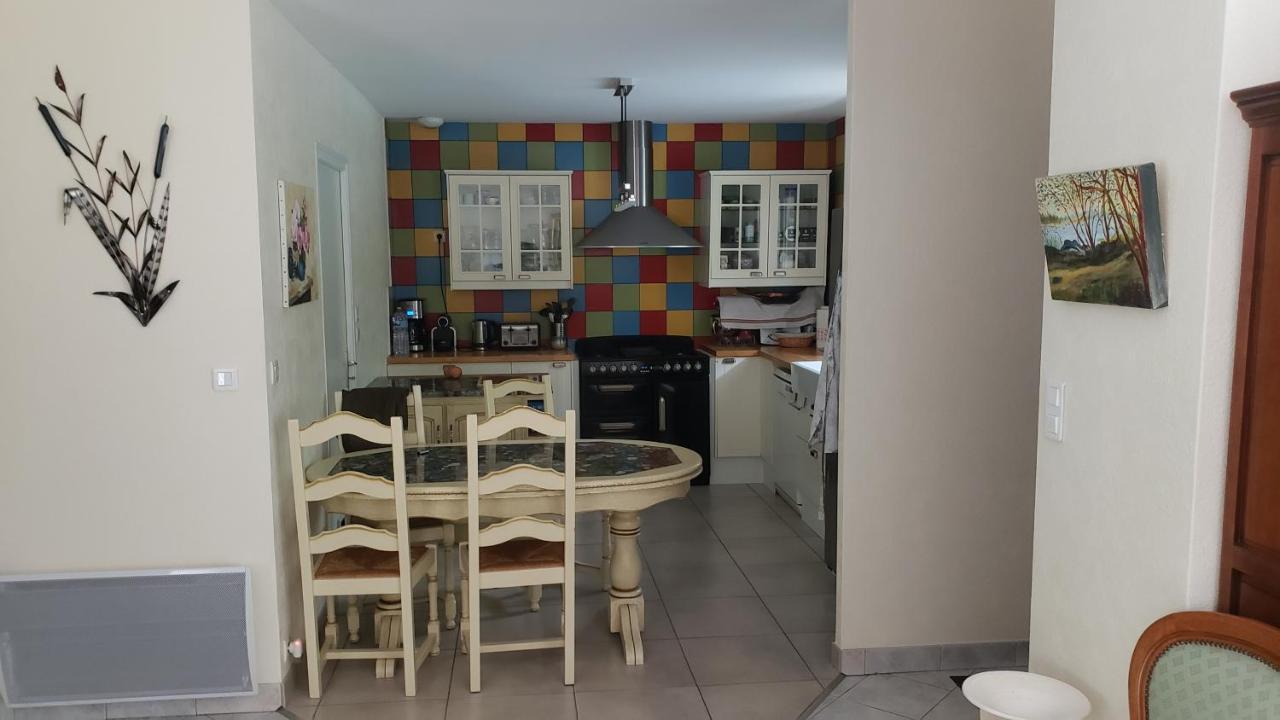 Le Calme Bed & Breakfast Plesse Bagian luar foto